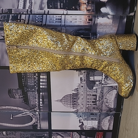 3” HEEL GOLD GLITTER GOGO BOOTS WITH SIDE ZIPPER IN BOX - Picture 4 of 4